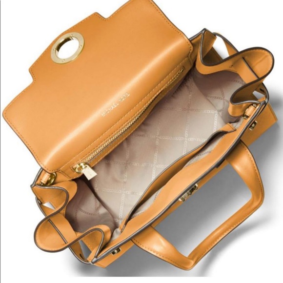 🔥Sold Out 🔥MK Carmen Bag - Picture 2 of 8